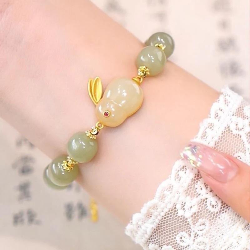 Nên chọn trang sức ngọc phù hợp với phong cách thời trang