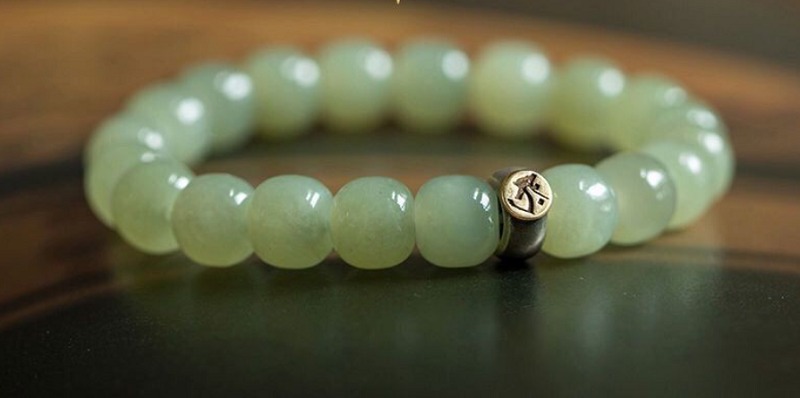 Chọn quà tặng bằng ngọc ý nghĩa - Vòng ngọc hòa điền