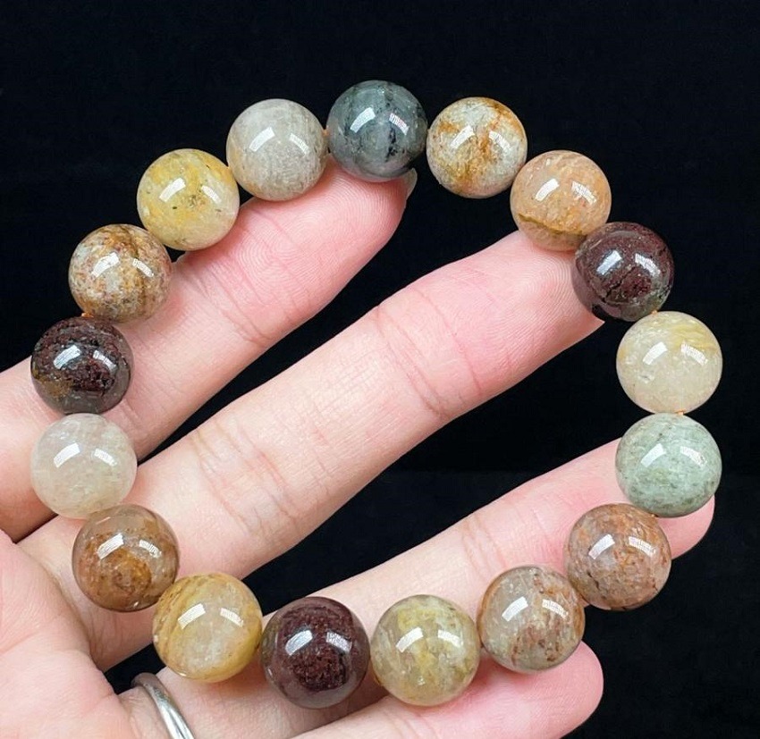 Vòng ngọc tự nhiên được xem là biểu tượng của sự kết nối