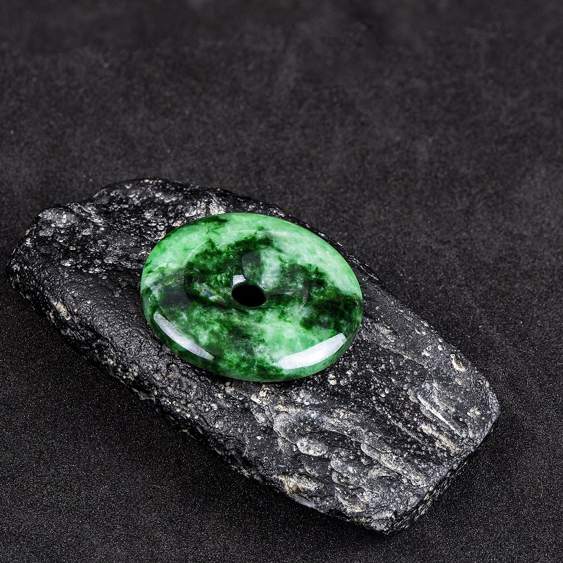 Tại sao nên mua trang sức Ngọc tại King Jade?