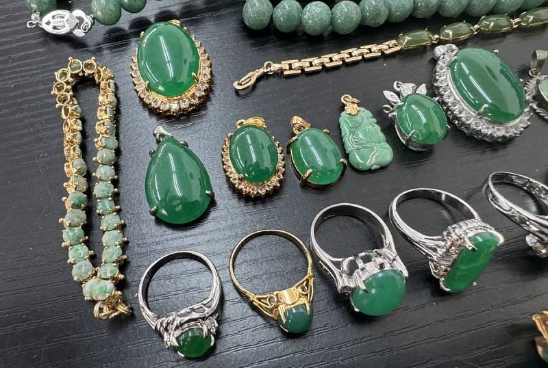 Mặt dây chuyền ngọc bích thiết kế hiện đại