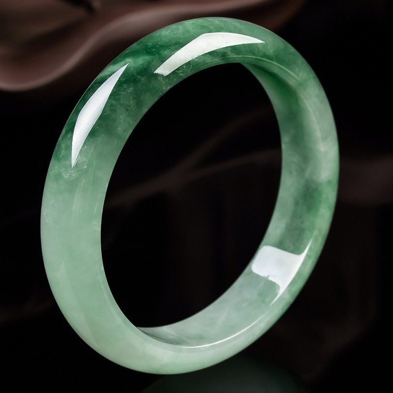 Tìm hiểu lý do nên sở hữu trang sức ngọc cẩm thạch thiên nhiên tại King Jades