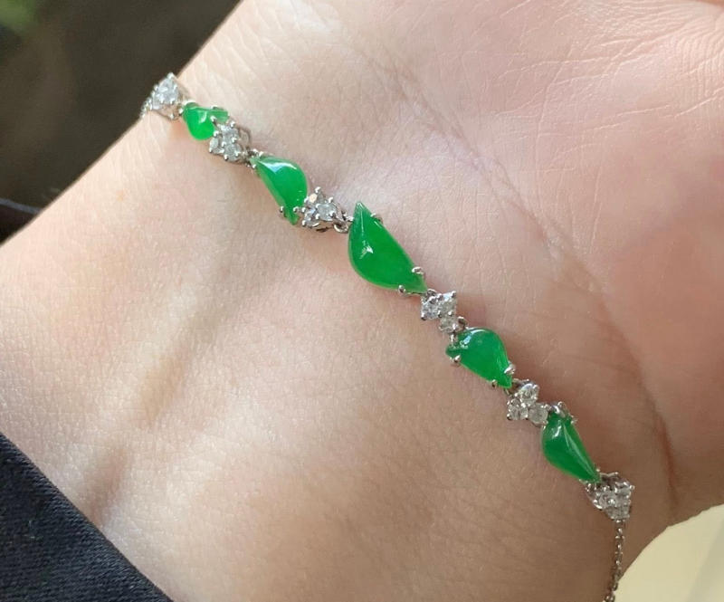 Trang sức ngọc giúp cải thiện tinh thần và thể hiện cá tính người đeo