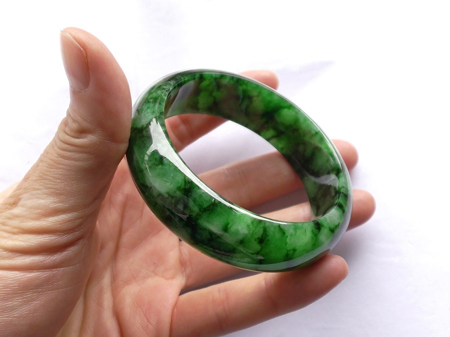 King Jades cung cấp trang sức ngọc sơn thủy tự nhiên, uy tín