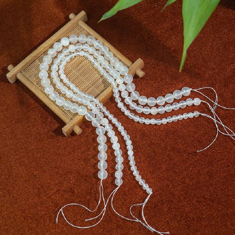 Vòng đá Selenite hỗ trợ thiền định và nâng cao tinh thần